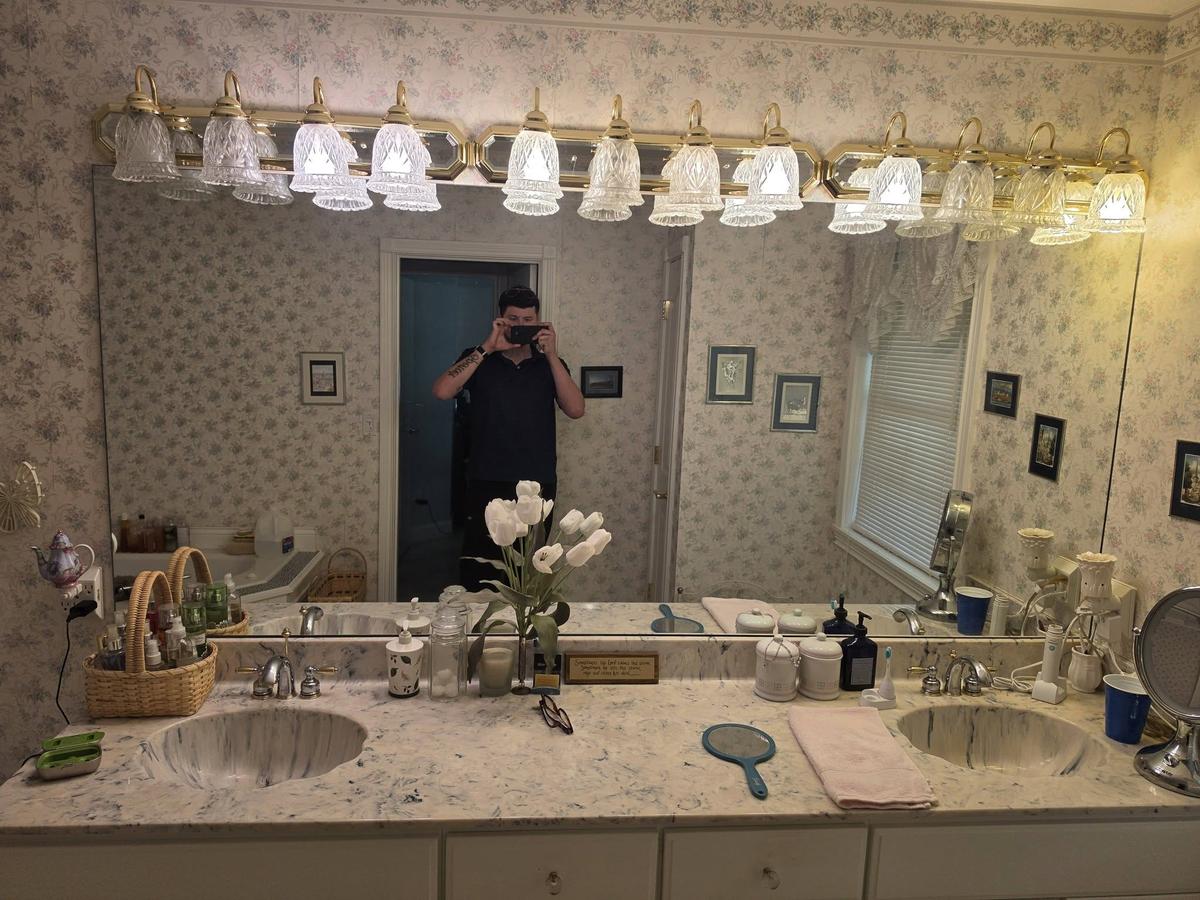 Central Kentucky cleaning - before photo of Nicholasville Master Bath Reset by E&K Total Pro